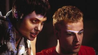 Zobacz, dlaczego fani go kochają. Zapomniany hit lat 90. z Angeliną Jolie wjechał na Prime Video