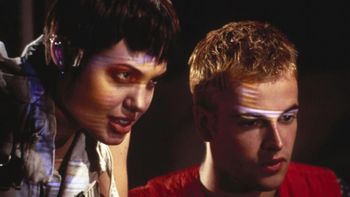 Zobacz, dlaczego fani go kochają. Zapomniany hit lat 90. z Angeliną Jolie wjechał na Prime Video