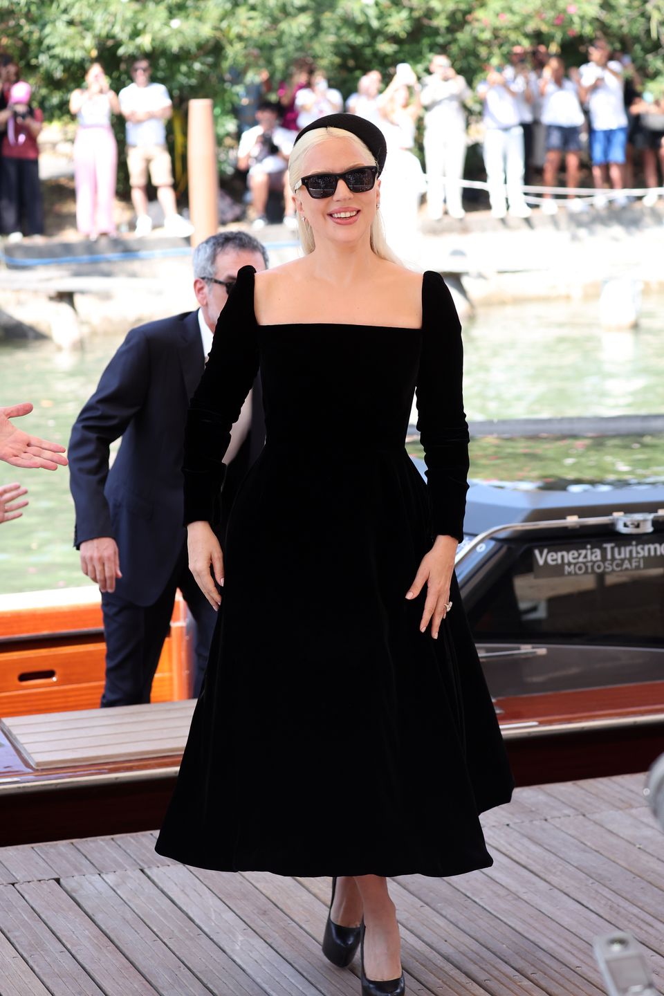 Lady Gaga eksponuje pierścionek zaręczynowy w Wenecji 