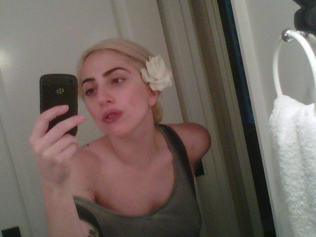 Naturalna Lady Gaga... (FOTO)