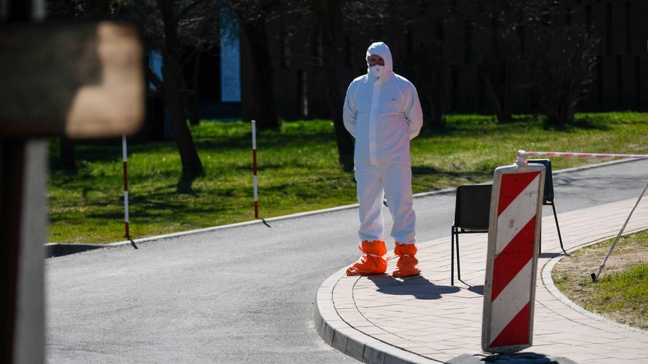 Koronawirus w Polsce. Ekspert ocenia, że przypadków wciąż jest za dużo