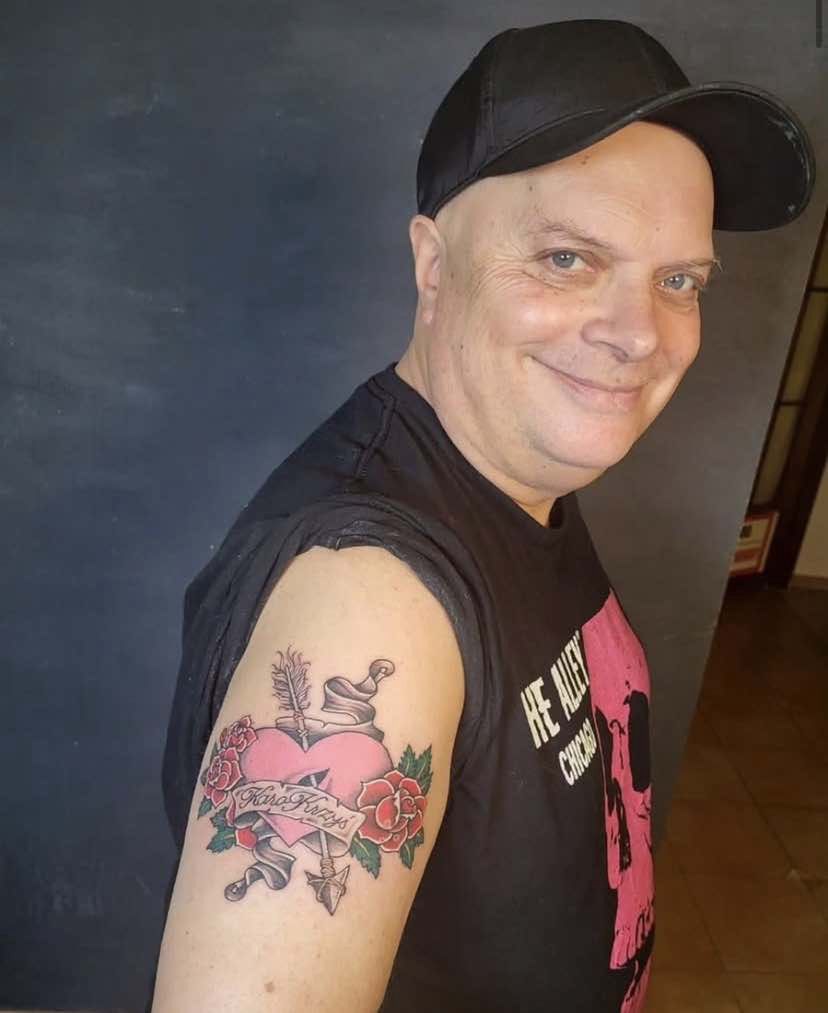 Krzysztof Skiba z tatuażem