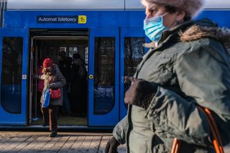 2 tys. zł za brak maseczki - PiS wycofuje się z pomysłu. RMF FM: za duże koszty polityczne