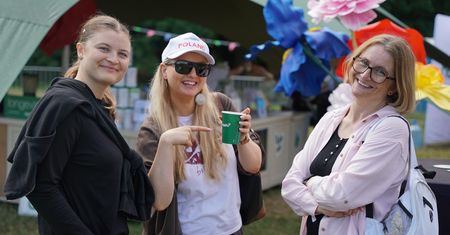 Setki uczestników, bezpłatne konsultacje i aktywność na świeżym powietrzu. Warszawa zainaugurowała cykl "Longevity"