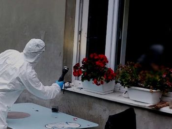 Starsze małżeństwo brutalnie zamordowane w mieszkaniu. Do sprawy zatrzymano ich 28-letniego syna