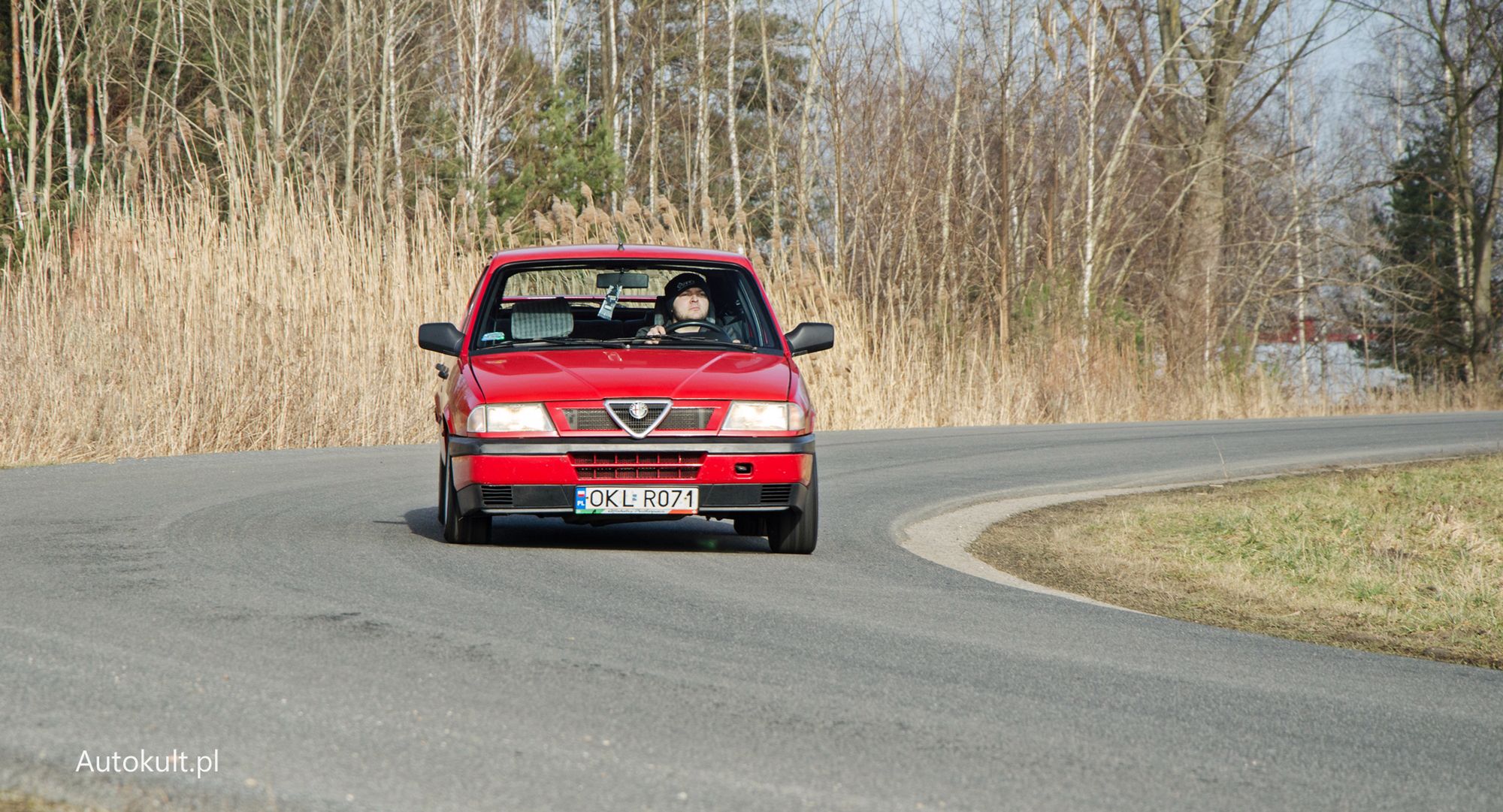 Każde wejście w zakręt daje kolejne potwierdzenie plotki, że każda alfa prowadzi się fenomenalnie.