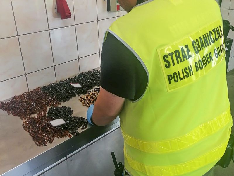Rosjanie wpadli na granicy. Przemycali błyskotki z obwodu