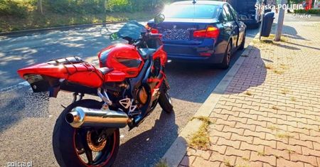 Czas żniw dla nieoznakowanych radiowozów BMW i Kii. Piraci na motocyklach w popłochu
