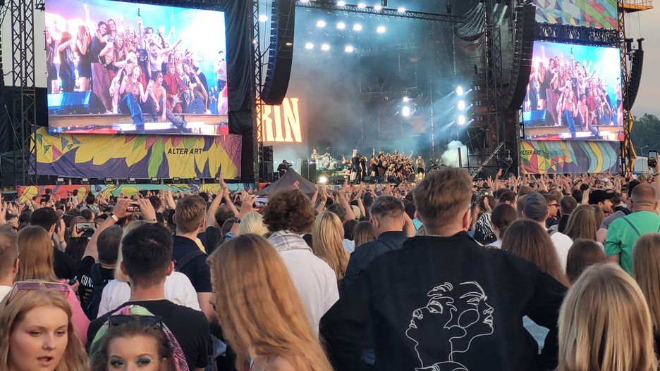 Największe marzenie fana - być na scenie podczas koncertu idola