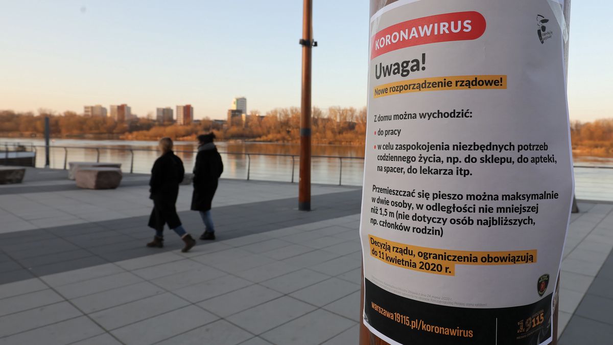 Na wiślańskie bulwary wracają ludzie.