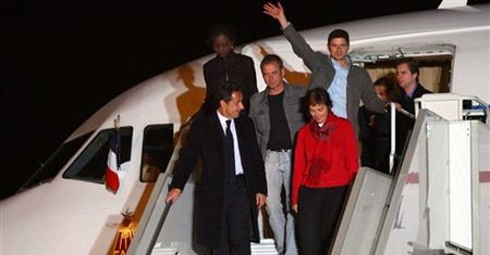 Zwolnieni w Czadzie dziennikarze wrócili do Francji