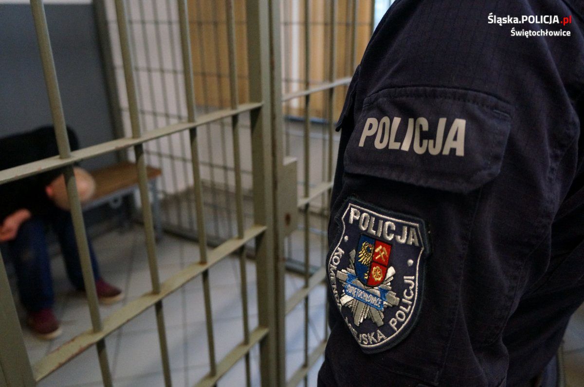 Świętochłowice. Dwaj mieszkańcy Chorzowa kradli kabel telekomunikacyjny.