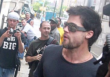 Brad Pitt: „Angelina urodzi lada dzień”