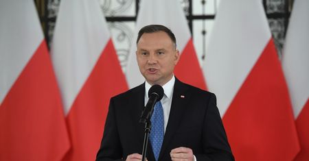 Wybory prezydenckie 2020. Sondaż pokazał, kto jest głównym rywalem Andrzeja Dudy