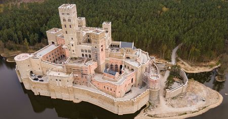 Gorąco wokół "zamku" w Stobnicy. Kontrowersyjna inwestycja w sądzie