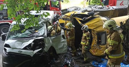 Tragedia na drodze. Zginęli rowerzystka i kierowca ciężarówki
