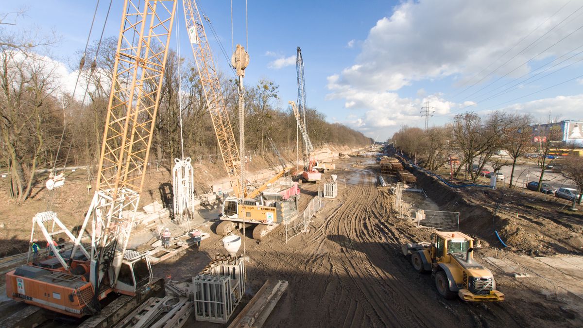 Budowa dworca w Łodzi