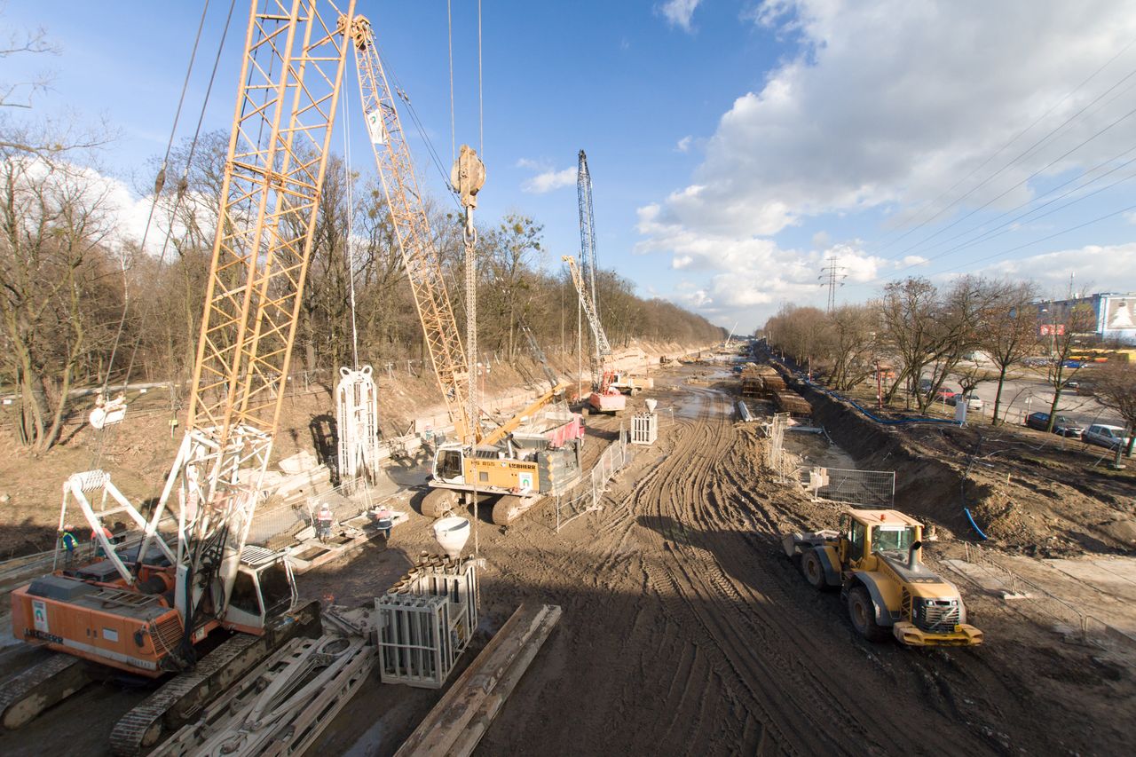 Inwestycje kolejowe mogą zostać opóźnione lub wstrzymane. Zagrożone wiele budów