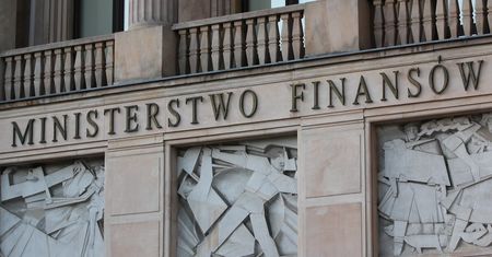 Ponad 2 razy mniej mandatów karnych za wykroczenia skarbowe. Eksperci: To raczej nie jest dobra wiadomość