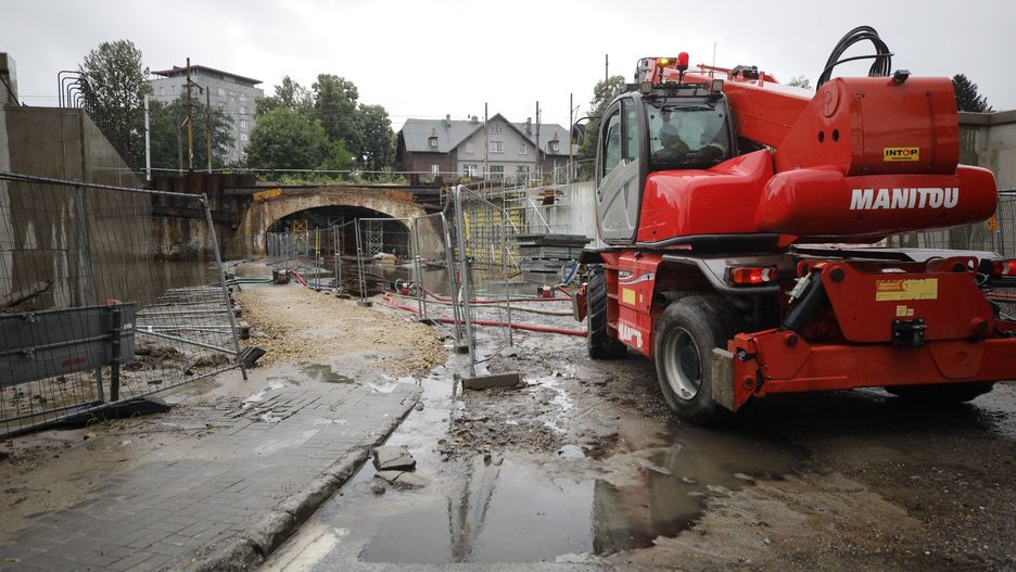 Katowice pod wodą po potężnych ulewach. Zalany wiadukt na Kłodnickiej. Trwa wypompowywanie wody