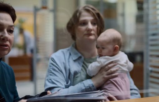 Tęczowe rodziny w kampanii społecznej Ogólnopolskiego Strajku Kobiet