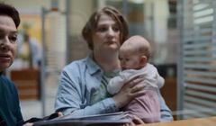 Tęczowe rodziny w kampanii społecznej Ogólnopolskiego Strajku Kobiet