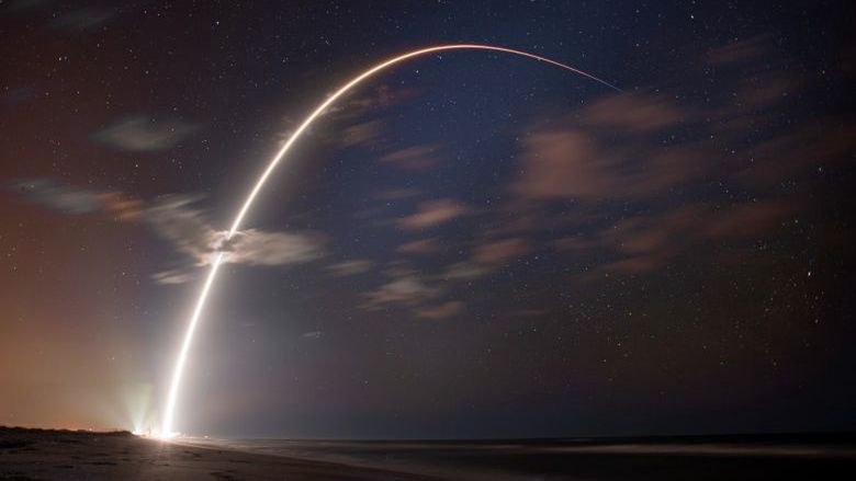 Satelity Starlink  nadal w drodze na orbitę. Pojawią się nad Polską
