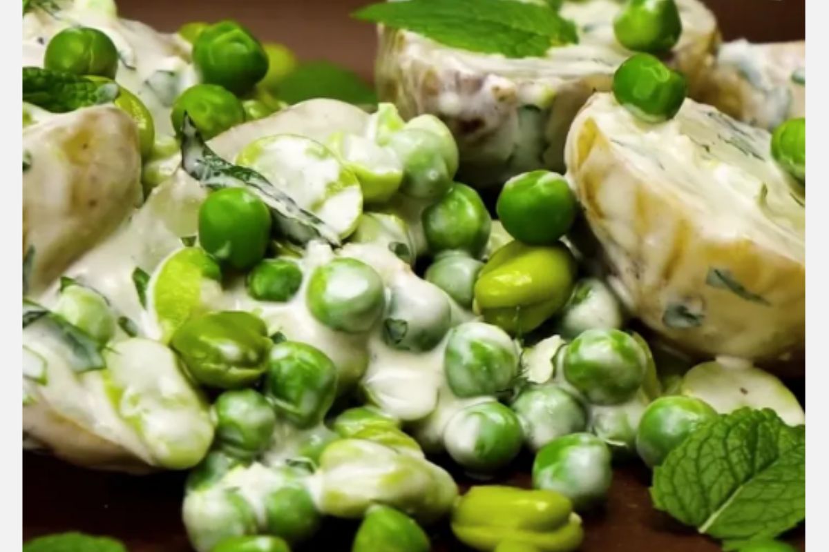 Grilled salad with broad beans and potatoes