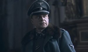 Od oglądania boli głowa. Powinien być hit, wyszedł straszy kit