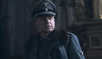 Od oglądania boli głowa. Powinien być hit, wyszedł straszy kit