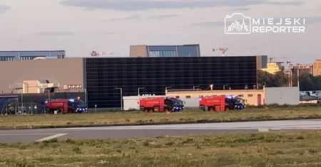 Chwile grozy w samolocie z Paryża. Awaryjne lądowanie w Warszawie