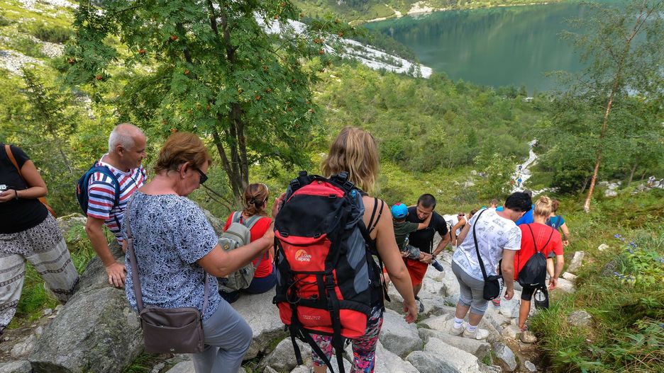 Wakacje w Zakopanem
09.08.2018 Zakopane. Tatrzanski Park Narodowy  N/z Turysci w drodze na Morskie Oko Fot. Gerard/REPORTER
Gerard/Reporter