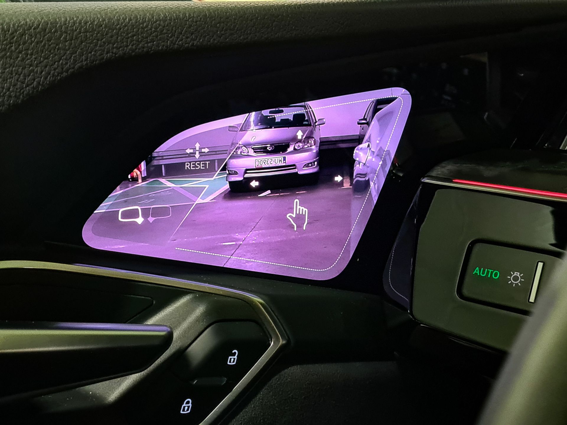 Audi e-tron Sportback: Wirtualne lusterka, Audi Charging Service, system i kamery 360 stopni z 3D 11