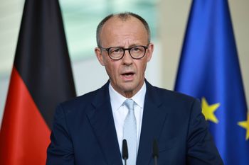 Kanclerz Niemiec o wyborach na Węgrzech. "Odporne na rosyjską propagandę"