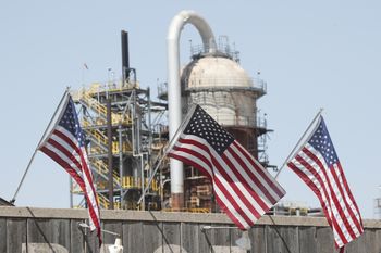 Cały świat patrzy na Bliski Wschód. Ceny ropy rosną