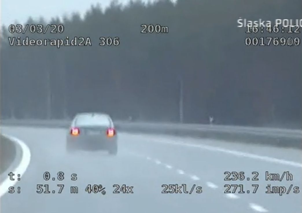 Jechał 240 km/h na autostradzie. Dostał 400 zł mandatu i 10 punktów karnych