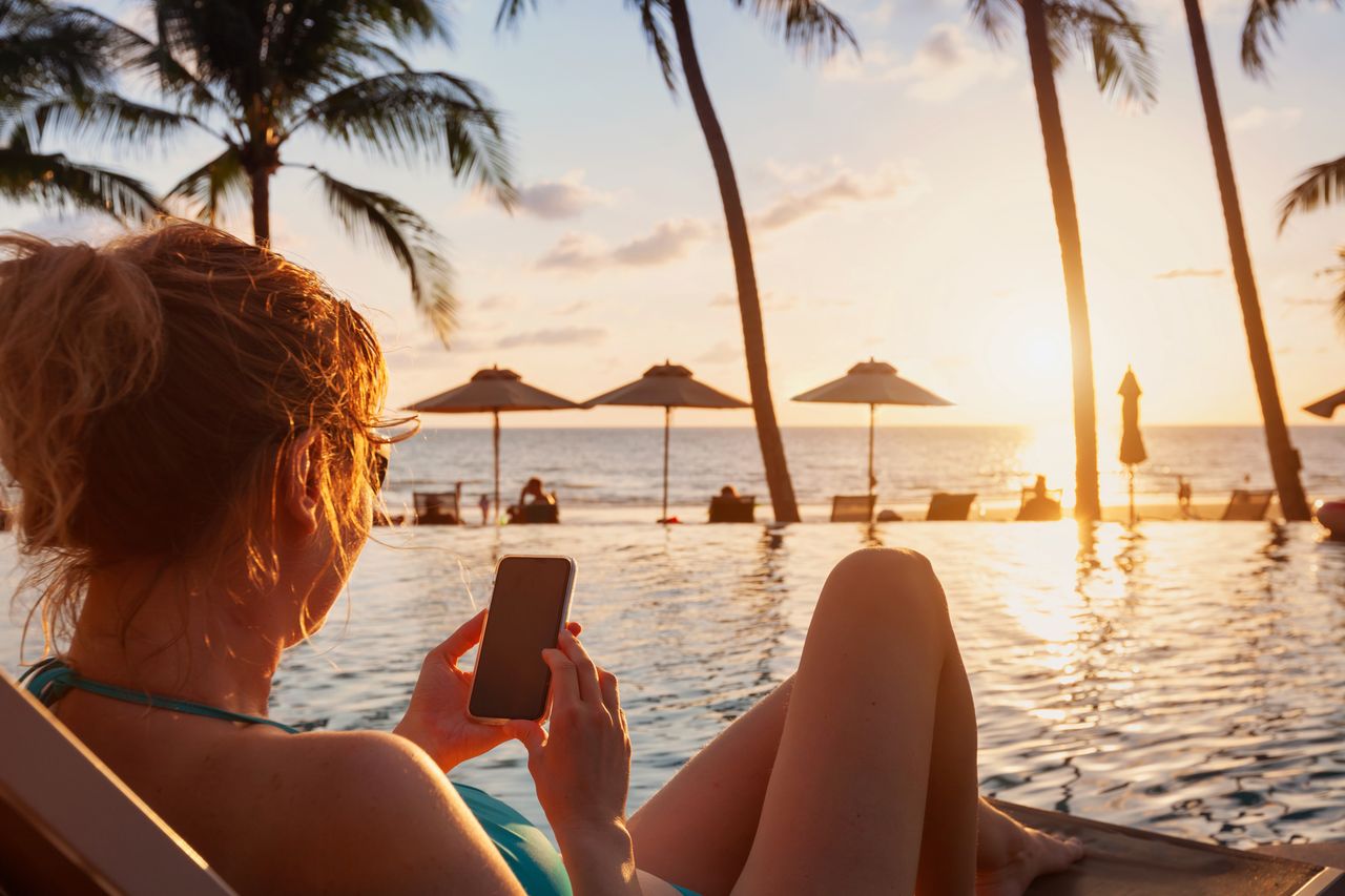 Roaming na wakacjach. Chwila nieuwagi może skończyć się kosztownie