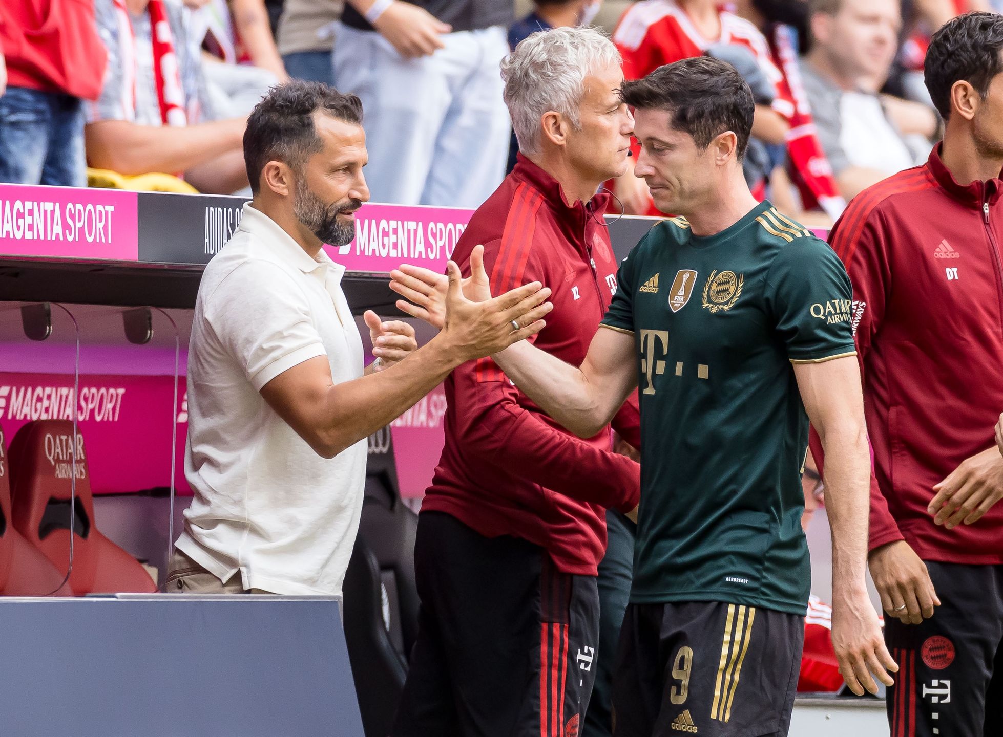MUNICH, GERMANY - SEPTEMBER 18: (BILD OUT) chief of sport Hasan Salihamidzic of Bayern Muenchen and Robert Lewandowski of Bayern Muenchen look on during the Bundesliga match between FC Bayern Muenchen and VfL Bochum at Allianz Arena on September 18, 2021 in Munich, Germany. (Photo by Roland Krivec/DeFodi Images via Getty Images)