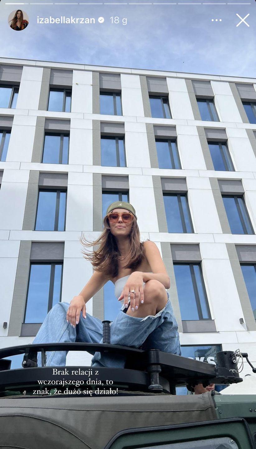Izabella Krzan nosi spodnie z dziurą 