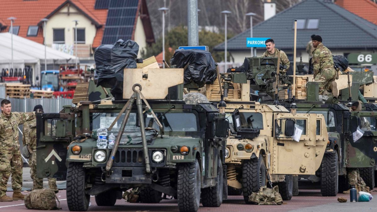 Wojska USA lądujące w Polsce tuż, luty 2022 roku