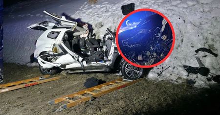 "Zginął z teściową". Porsche i Dacia zmiażdżone. Tragedia na Mazowszu