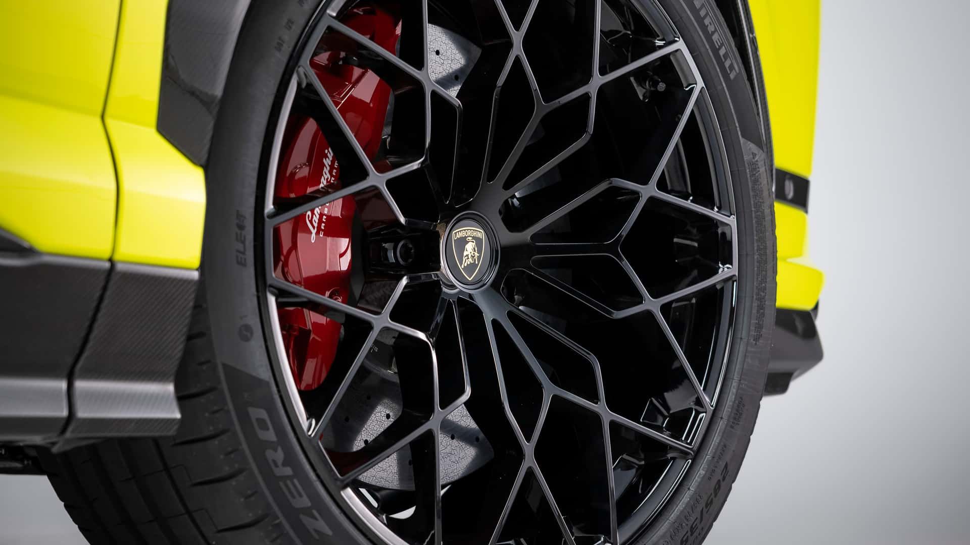 Lamborghini Urus SE Performante