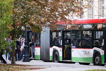 Nowa linia i koniec kursów nad Zalew Zemborzycki. Zmiany w komunikacji miejskiej od 19 października