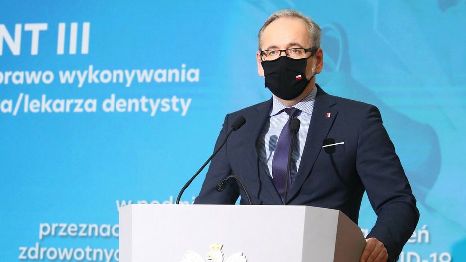 Koronawirus. Adam Niedzielski zapowiada: "Czeka nas pewien wzrost zakażeń"
