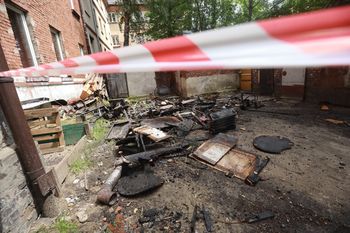 Pożar kamienicy w Zabrzu. „Najpierw poczuliśmy dym, potem było już biało” – zeznania mieszkańców przerażają. Próbują wrócić do normalności