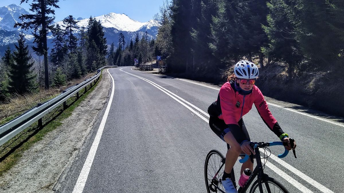 Rowerzyści mają takie samo prawo do miejsca na drodze jak kierowcy samochodów