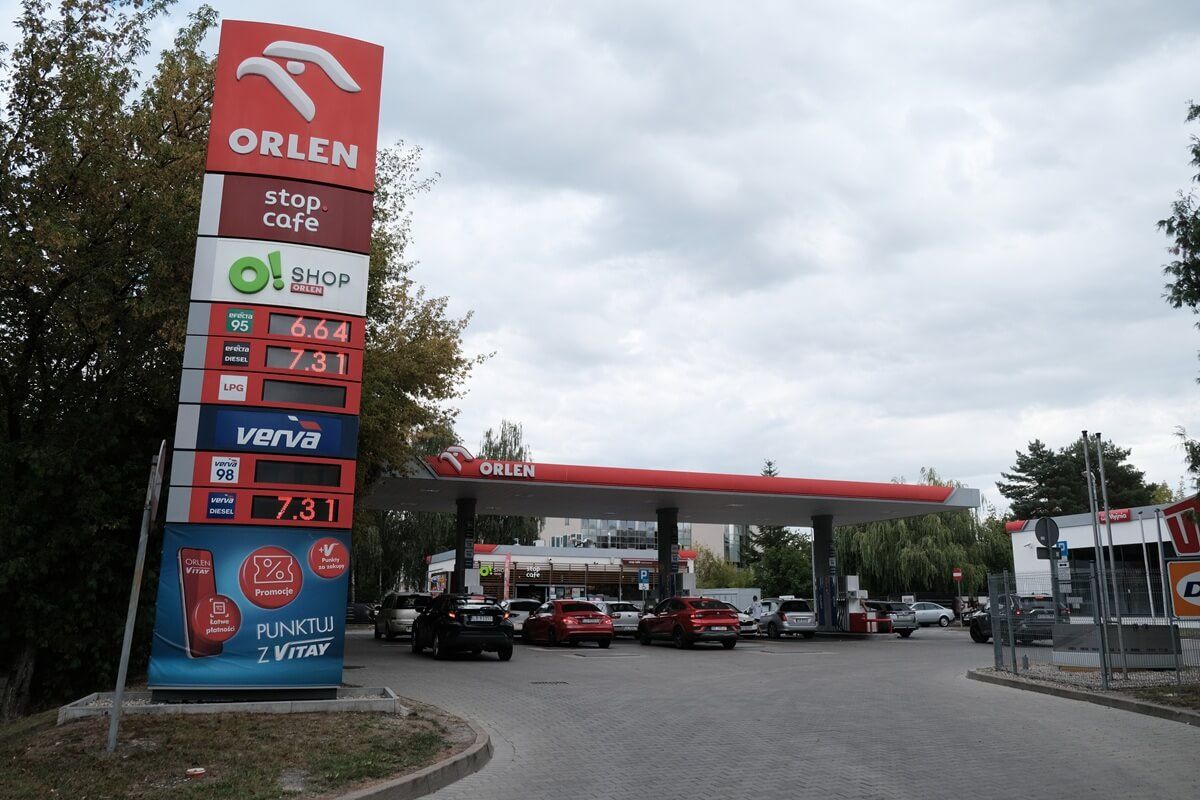 Widmo litra diesla za 9 zł staje się coraz bardziej realne. Orlen wprowadza rabaty do 45 zł za tankowanie