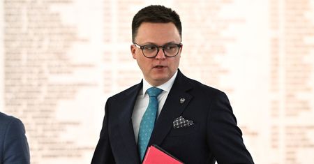Mandaty Wąsika i Kamińskiego. Hołownia odpowiada na pismo PKW