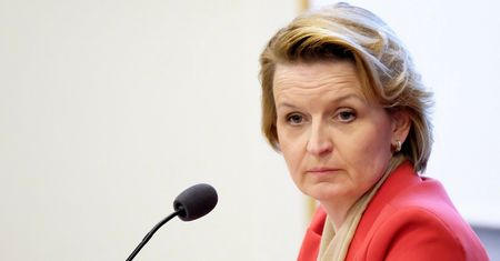 Wyrok TK ws. aborcji. Politycy obozu władzy komentują. "Chore dzieci też mają prawo do życia"