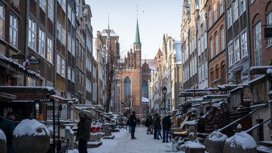 04.01.2025 GDANSK. SNIEG W SRODMIESCIU. FOT. JAKUB STEINBORN / POLSKA PRESS/DZIENNIK BALTYCKI